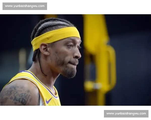 比斯利霍华德硬刚芬森!BIG3 上演退役球星暴力美学,抱摔冲突 + 垃圾话引爆全场 比斯利霍华德硬刚芬森!BIG3 上演退役球星暴力美学,抱摔冲突 + 垃圾话引爆全场