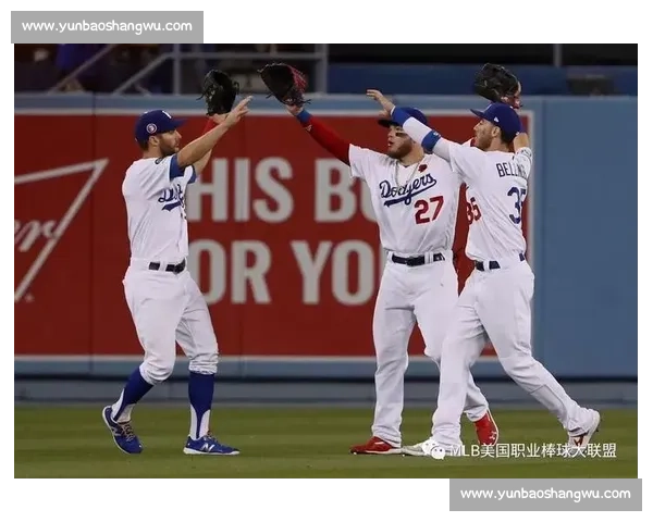 海耶斯三垒美技封杀瑞欧穆托,守备典范闪耀赛场 海耶斯三垒美技封杀瑞欧穆托,守备典范闪耀赛场